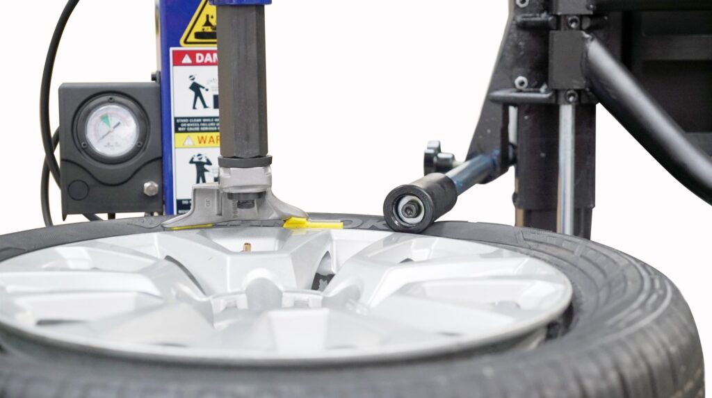 Mayflower Heavy Duty Tilt Back Assist Arm Tire Changer Machine 999 680